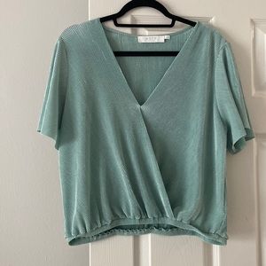 ASTR the label flutter sleeve crop top